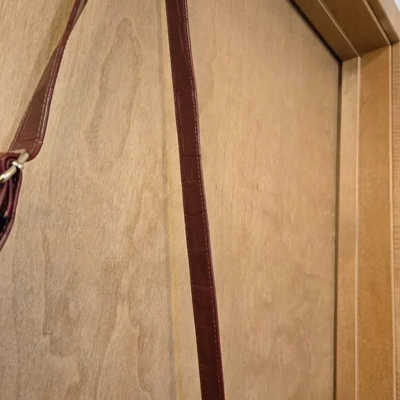 Relic dark red crossbody purse - Picture 9 of 14